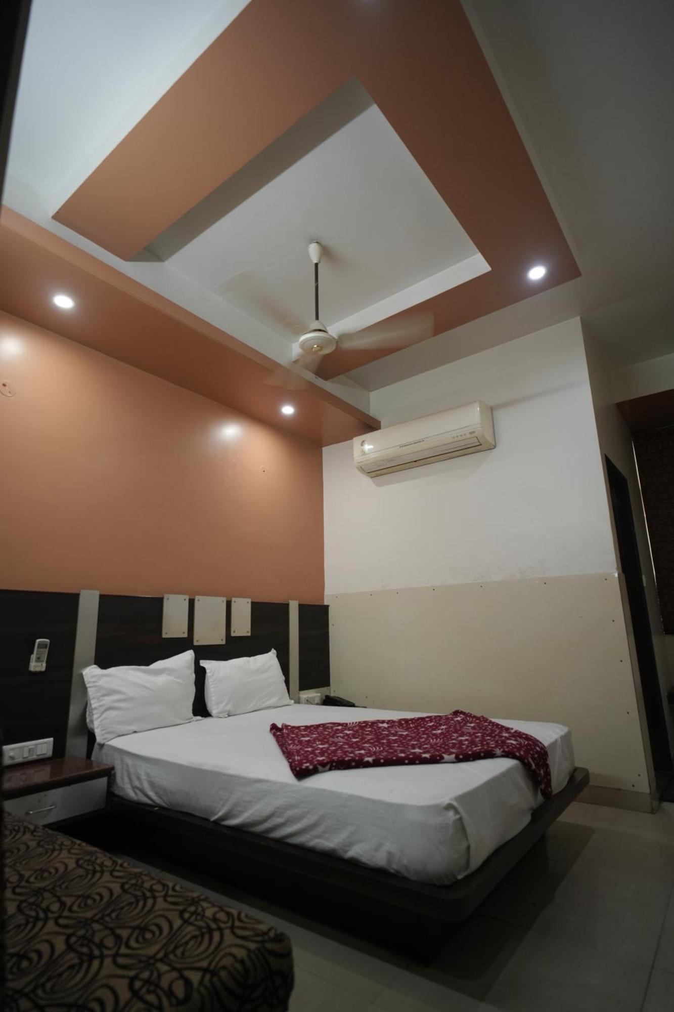 Mewar Hotel Jaipur Exterior photo